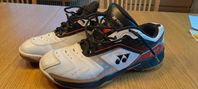 Badmintonsko Yonex Stl 44 Quattro Fit