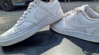 vita nike skor