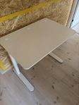 Relatera skrivbord ikea 