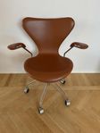 Arne Jacobsen Sjuan kontorstol