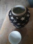 Urna med lock Goto Islands Japan White Porcelain