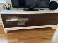 Tv-bänk