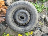 1st sommardäck på fälg 225/70r15c