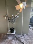 Golvlampa Foto från Zero