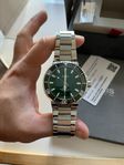Oris Aquis Date - Grön/Stål Ø43.5 mm