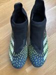 Adidas predator fotbollskor i storlek 42