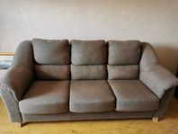 Fin 3-sits soffa med högt ryggstöd 