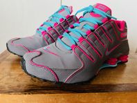 NYA NIKE  SHOX  STORLEK 41