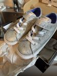 Helt nya glittriga Converse sneakers!