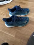 training shoes 