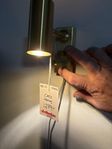 vägglampa mässing