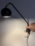 vägglampa svart