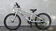 säljer våra fina  Frog 55, 20 tum Lätt vikt cykel