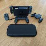 Nintendo Switch + Pro kontroll och SD-kort