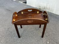 BRICKBORD, "Butlers tray" engelsk stil i mahogny & mässing 