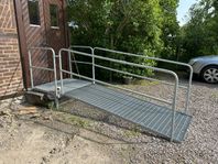 Ramp för rullstol och rollator