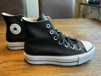 Converse svart skinn strl 35 oanvända 