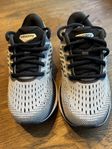 Löparskor Saucony strl 35,5 onvända