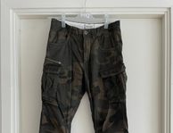 Kamouflagebyxor Jack & Jones 27/32, mycket bra skick