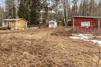 Högt belägen tomt med sjöutsikt – i vacker naturmiljö!