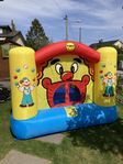 Hoppborg - Clown Bouncer från Happy Hop