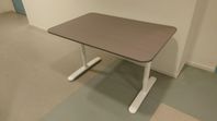 Skrivbord IKEA Bekant 120x80cm grå/vit