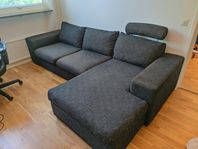 Mörkgrå hörnsoffa
