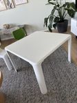 barnstolar och bord Alma design by mariscal 