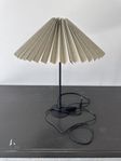 Bordslampa från Åhlens