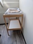 skötbord+skötbädd