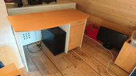 Skrivbord vit och fanér