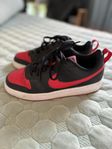 NIKE COURT BOROUGH LOW strl 38,5