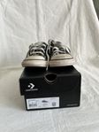 Converse låga storlek 26