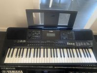 Yamaha PSR-E453