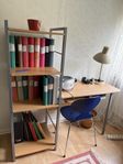 skrivbord med förvaring