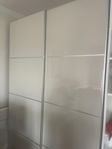 Stor och fin PAX-garderob (IKEA)