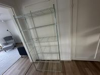 Stabil hylla i krom – 5 plan, 400 kr/st – 3 st tillgäng