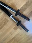 2x Prydnads Katana-svärd i mycket fint skick. 