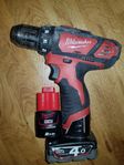 Milwaukee M12 skruvdragare med 2 batterier 