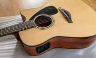 Yamaha FGX800C NT - Semiakustisk Gitarr