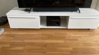 Tv bänk högblank från Jysk 