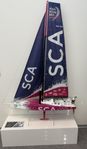 Båtmodell segelbåt Volvo Ocean Race 65 - SCA