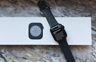 Apple Watch 8 (100% Battery Health with Kvitto)