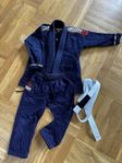 Jiujitsu dräkt M1 ca 5-6 år