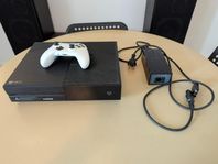 Xbox One (500gb) + Controller