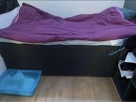 90 säng med förvaring
