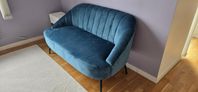 Designersoffa i blå sammet
