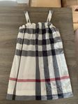 Burberry sommarklänning stl 138 