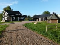 Renoverad villa i Homna med stor tomt, jakträtt, garage 