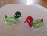 RETRO glasfigurer två små anka glasdjur tittskåp